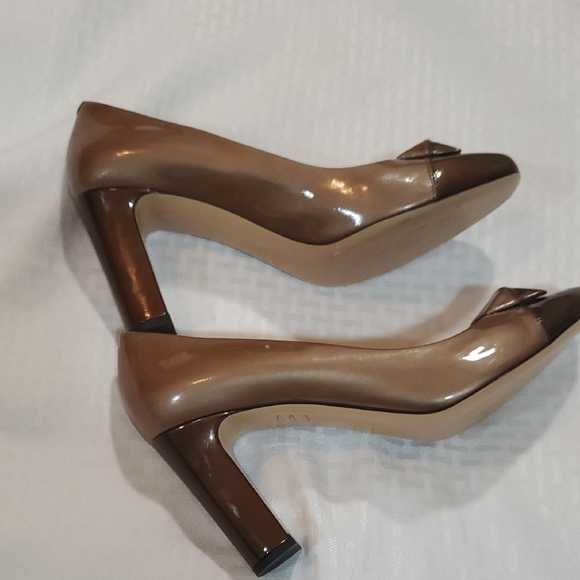 MaxMara Brown High-Heeled Pumps with a shiny Finish - Picture 4 of 16